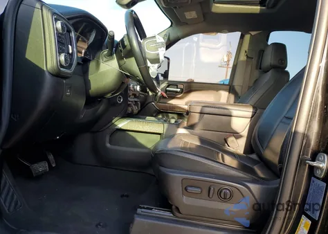 2022 GMC Sierra K2500 Denali z USA, uszkodzony, nr VIN 1GT49RE79NF161453